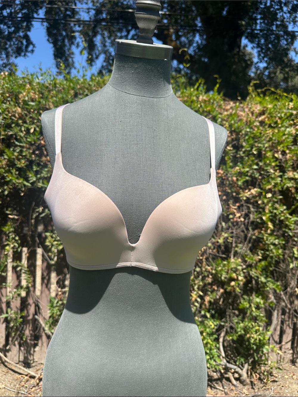 Seamless Plunge T-Shirt Bra in Light Nude